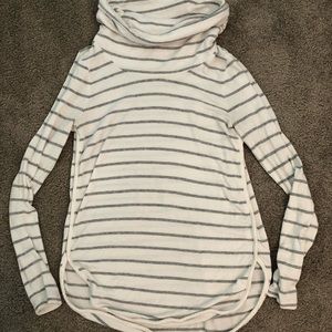 Lou & Grey sweatshirt